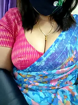 Queenflowerr online show from March 31, 2026, 5:04 pm