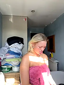 blissdimicco online show from September 22, 2025, 11:38 am