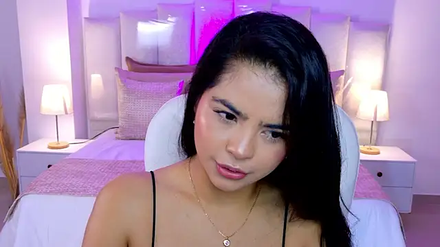 Snapshot of Layla_Breezee chatting on May 2, 2026, 11:26 am Layla Breezee online show from May 2, 2026, 11:26 am