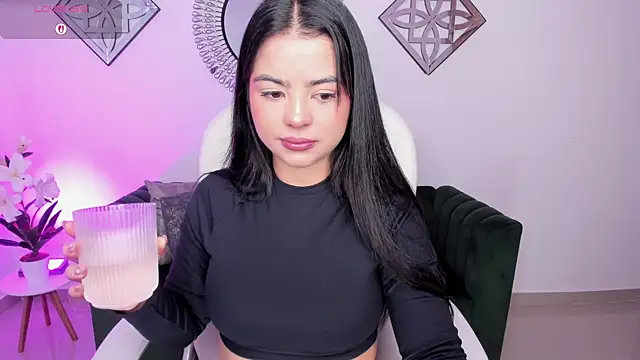 Layla Breezee online show from September 11, 2025, 11:43 am