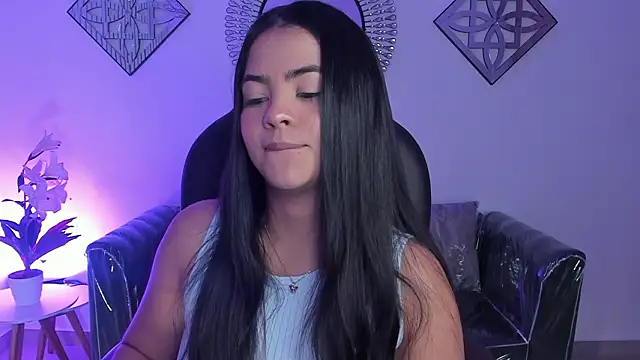 Layla Breezee online show from March 22, 2026, 9:33 am