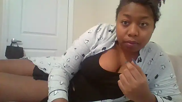 angeliquebelcali online show from March 15, 2025, 10:55 pm