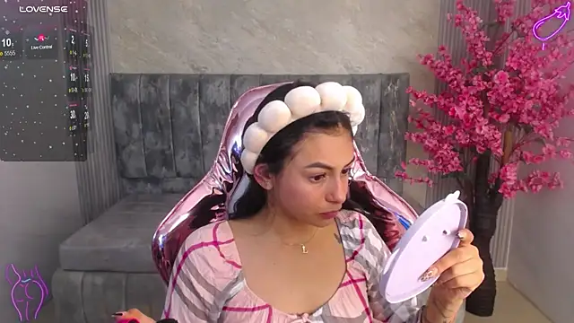 Snapshot of lilith_petit_sub chatting on September 9, 2025, 8:29 pm lilith petit sub online show from September 9, 2025, 8:29 pm