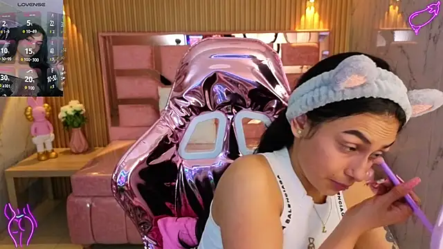 Snapshot of lilith_petit_sub chatting on October 7, 2025, 4:02 am lilith petit sub online show from October 7, 2025, 4:02 am