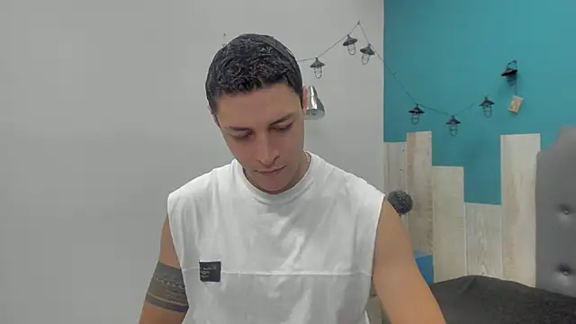 Snapshot of Frank_Millers chatting on September 29, 2025, 7:52 pm Frank Millers online show from September 29, 2025, 7:52 pm