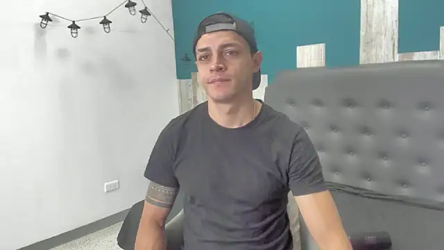 Snapshot of Frank_Millers chatting on October 3, 2025, 8:10 pm Frank Millers online show from October 3, 2025, 8:10 pm