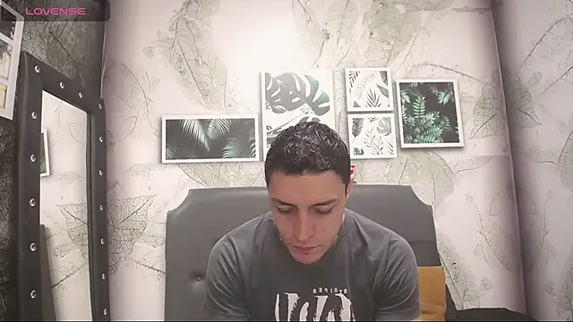 Snapshot of Frank_Millers chatting on March 13, 2025, 3:06 pm Frank Millers online show from March 13, 2025, 3:06 pm