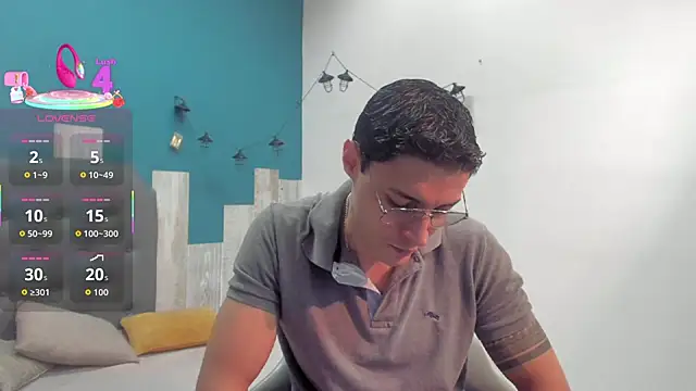 Snapshot of Frank_Millers chatting on October 15, 2025, 7:33 pm Frank Millers online show from October 15, 2025, 7:33 pm