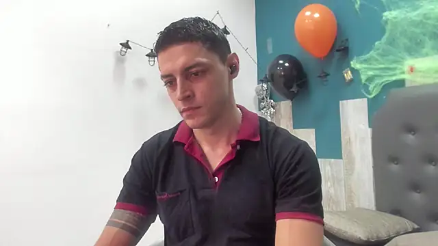 Snapshot of Frank_Millers chatting on October 29, 2025, 8:41 pm Frank Millers online show from October 29, 2025, 8:41 pm