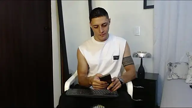 Frank Millers online show from February 4, 2026, 1:33 am