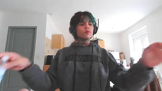 serena  vedette online show from February 12, 2025, 11:40 am