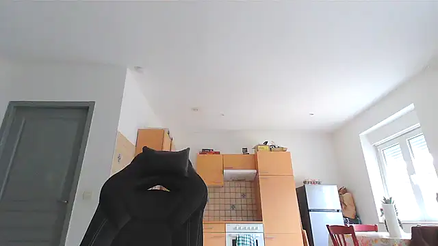 serena  vedette online show from February 12, 2025, 2:43 pm