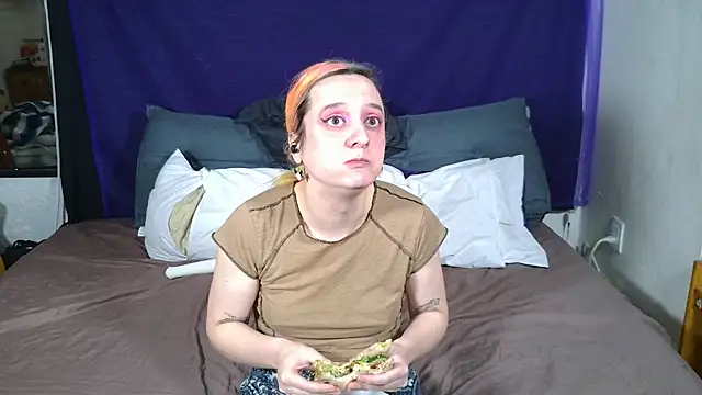 Evelan420 online show from October 10, 2025, 5:58 pm