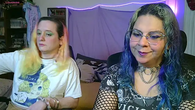 Evelan420 online show from April 2, 2026, 9:21 pm