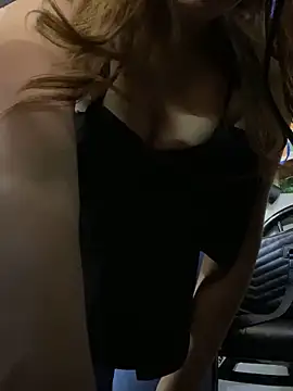 Snapshot of Meraryy chatting on March 21, 2025, 11:01 pm Meraryy online show from March 21, 2025, 11:01 pm