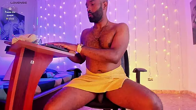 Simon Basset online show from October 4, 2025, 12:39 pm