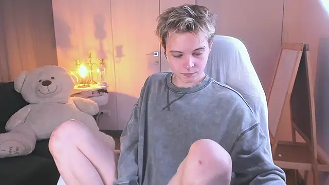 DemianEnglen online show from September 13, 2025, 6:19 pm