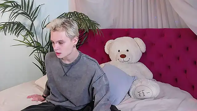 DemianEnglen online show from February 26, 2025, 8:58 pm