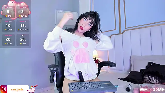 Raven jade  online show from September 24, 2025, 3:35 am