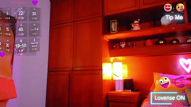 sofiiboniiita online show from October 8, 2025, 5:09 am