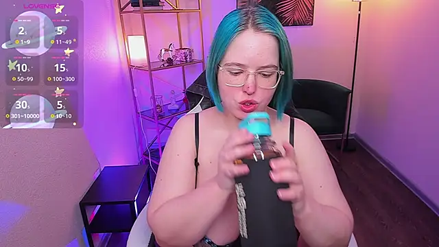 Snapshot of Manic_pixie_ chatting on May 31, 2026, 3:29 pm Manic pixie online show from May 31, 2026, 3:29 pm