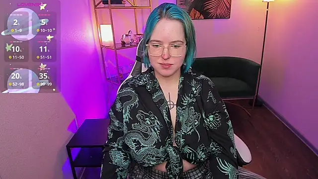 Snapshot of Manic_pixie_ chatting on May 23, 2026, 3:33 pm Manic pixie online show from May 23, 2026, 3:33 pm