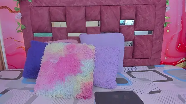 scarlett  evans  online show from March 16, 2026, 6:21 pm