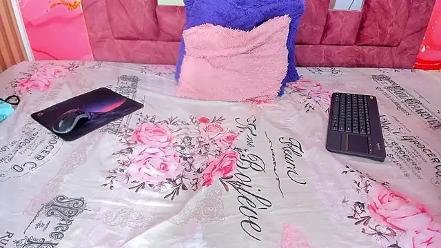 scarlett  evans  online show from February 16, 2026, 6:50 pm