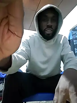 Snapshot of onewinnertee chatting on March 1, 2026, 12:10 am onewinnertee online show from March 1, 2026, 12:10 am