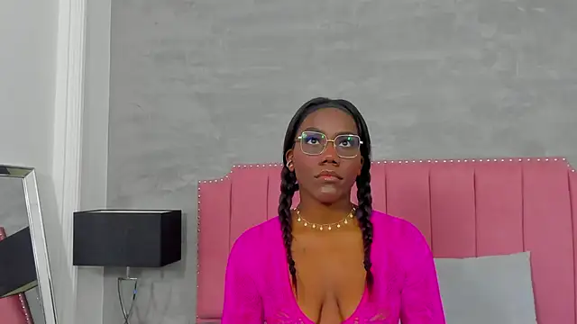 Alaia Colins online show from November 24, 2025, 3:50 am