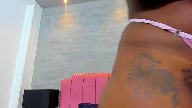 Alaia Colins online show from September 15, 2025, 4:35 am