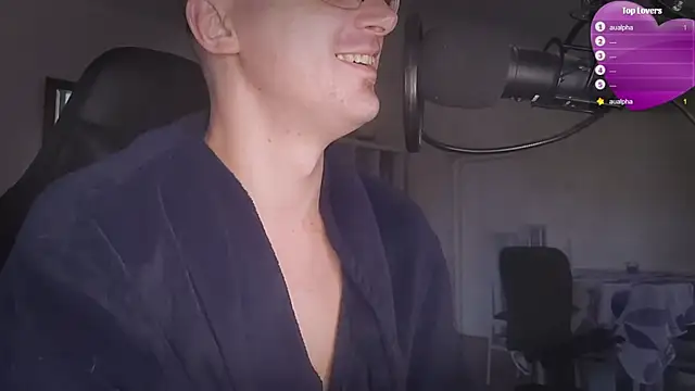 Moonsire1 online show from September 14, 2025, 5:57 pm