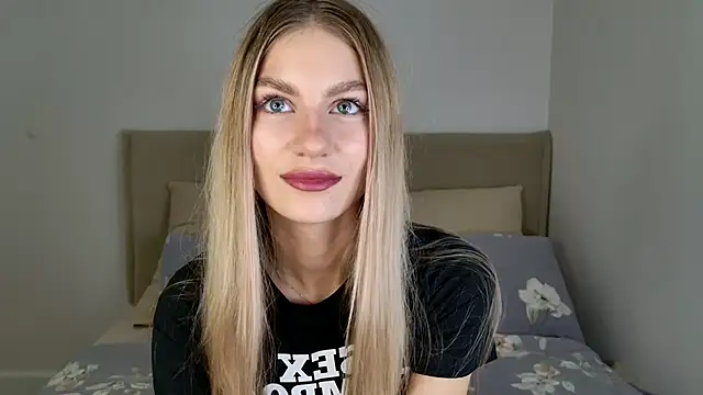 GabriellaOlsen online show from November 3, 2025, 11:25 am