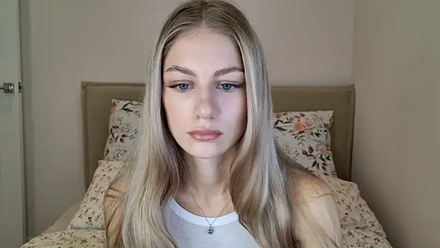 GabriellaOlsen online show from October 8, 2025, 9:55 am