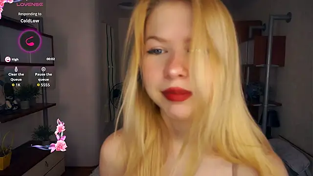 LynetHakes online show from September 13, 2025, 5:29 am