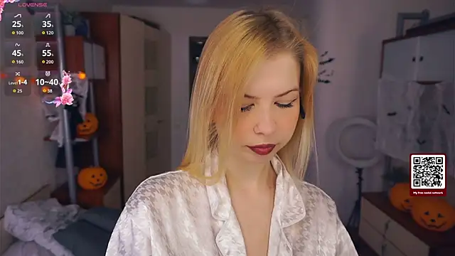 LynetHakes online show from October 6, 2025, 4:13 am