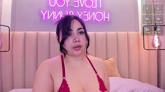 Snapshot of Naomymonroe_ chatting on July 7, 2026, 10:41 am Naomymonroe online show from July 7, 2026, 10:41 am