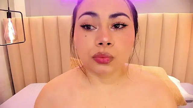 Snapshot of Naomymonroe_ chatting on May 26, 2026, 9:46 pm Naomymonroe online show from May 26, 2026, 9:46 pm