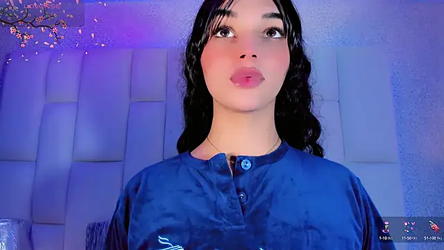 Angeles Busst online show from September 22, 2025, 8:37 pm