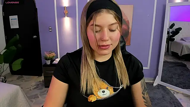 alaia greyy online show from November 15, 2025, 2:32 pm