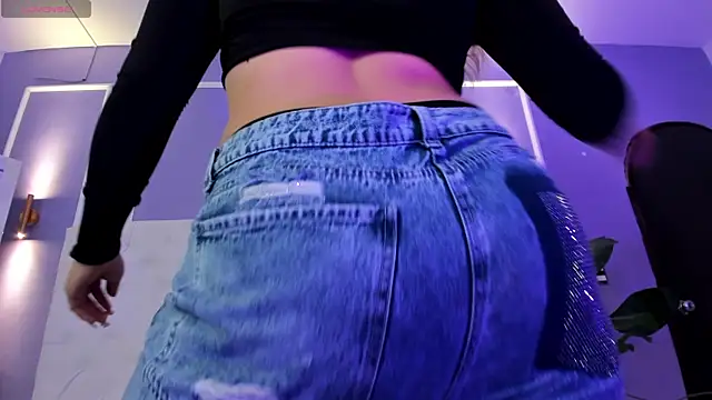 alaia greyy online show from January 10, 2026, 1:06 pm