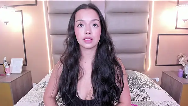 Snapshot of CAYLINCOLLINS chatting on March 18, 2025, 3:45 am CAYLINCOLLINS online show from March 18, 2025, 3:45 am