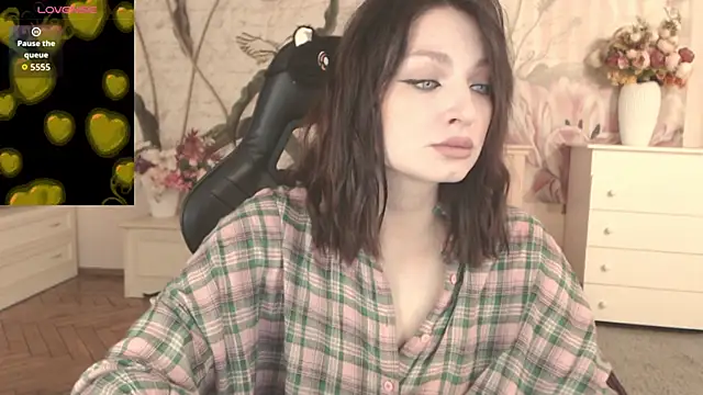 BritneyBarker online show from October 4, 2025, 10:55 pm