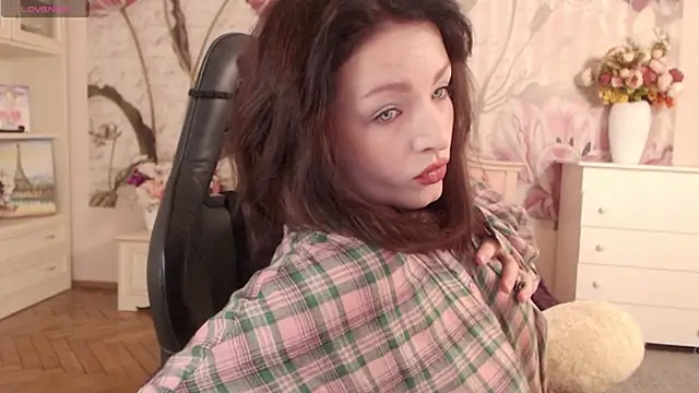 BritneyBarker online show from September 20, 2025, 2:27 am