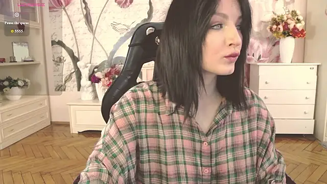 BritneyBarker online show from March 13, 2026, 4:06 am