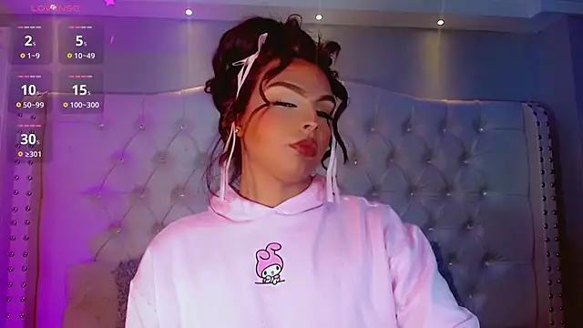 CamiiGarcia online show from September 29, 2025, 8:03 pm