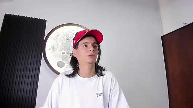 Martshall09 online show from October 16, 2025, 8:28 pm