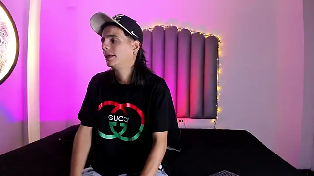 Martshall09 online show from November 11, 2025, 10:58 pm