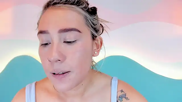 Lannajansen online show from November 12, 2025, 2:21 pm