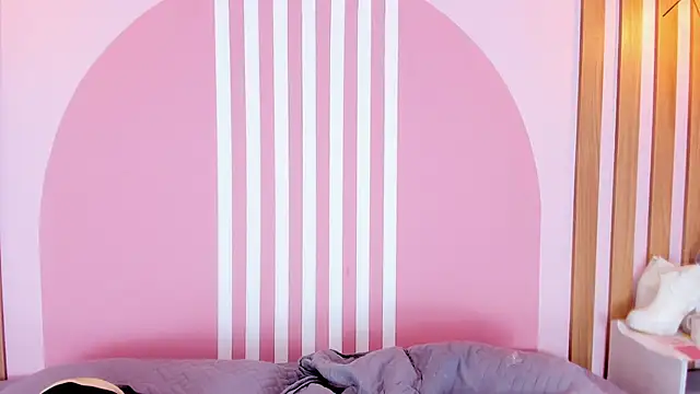 Lannajansen online show from April 7, 2026, 12:51 pm